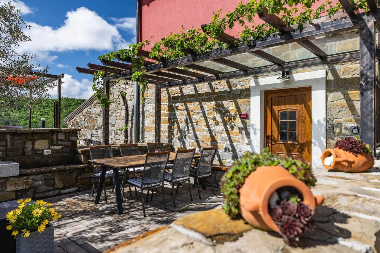 Touristfarm - Apartments "Red Fairytale" Marezige Exterior photo