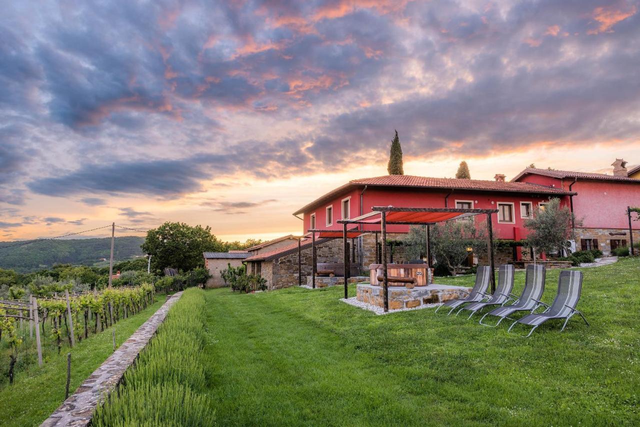 Touristfarm - Apartments "Red Fairytale" Marezige Exterior photo
