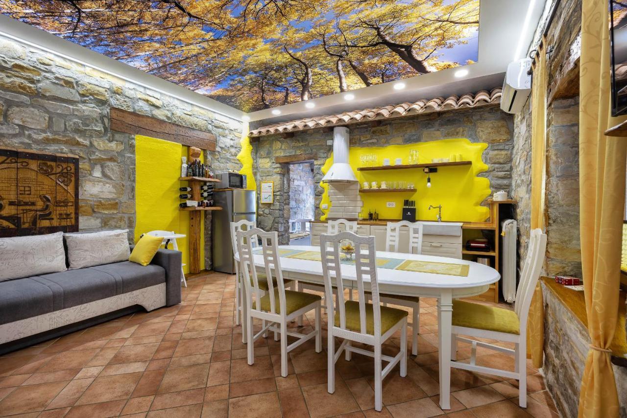 Touristfarm - Apartments "Red Fairytale" Marezige Room photo